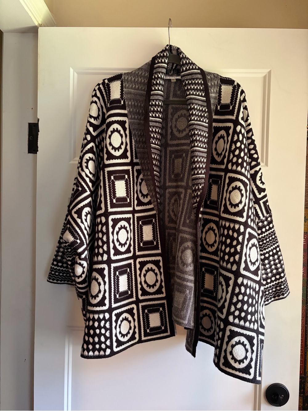 Sioni Anthropologie Black & White Geometric Open-Front Poncho Sweater